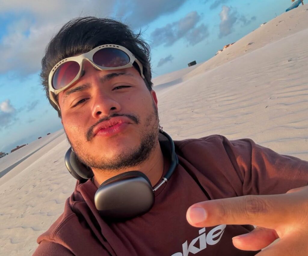 Video: Mitico Do Podpah Pica Grande Enquanto Toma Banho No Banheiro Viraliza Em Nudes Vazados 2 20250106 2149322541997944255885613 1024x852 2