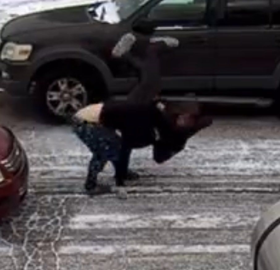 Video: Man Smacked A Woman Down After She Hit Him During Road Rage While Calling Montez In Toledo 6 20250107 1855041641956761573810074 2