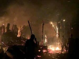 Outbreak Photo: Tabloids Are Confirming Hai Amarat Residential Area Is Burning On Fire 3 fb img 17361847259185194025753435070021 300x225 2