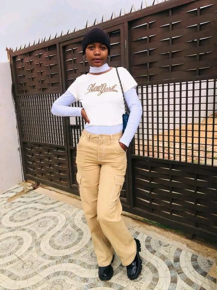 Photo: Journalist Confirmed Ncebakazi Mvubi Was Stabbed To Death In Her Breast By Girls Fighting In Matholesville 1 fb img 17383168663844659776387536846834 2