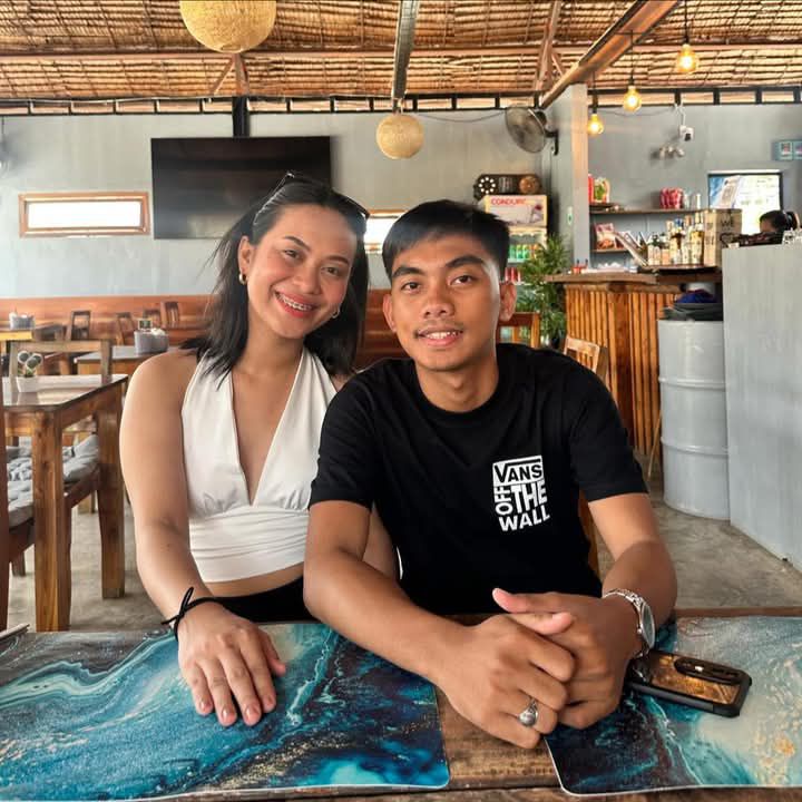 Video: Boyfriend, Francis Kim Kimpot, Tried To Commit Suicide By Shooting Himself With A Gun On Facebook Live After Krishia Leones Cheated On Him With Ash Cabagnit In 7 Years Childhood Relationship 1 fb img 173833261425738105728573732882 2