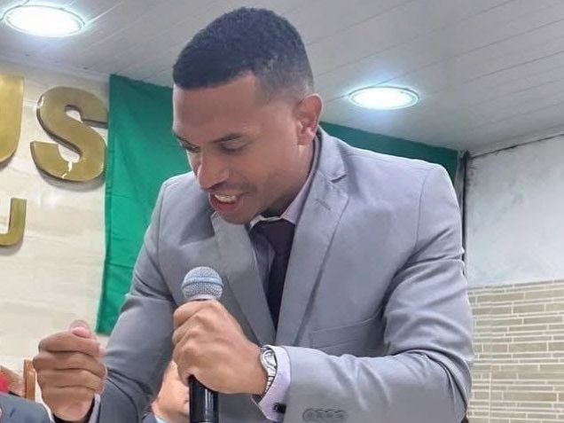 Video: Pastor, Diego E Carol, Pau Grande Da Igreja Renascer Pentecostal De Salvador Vazou No Twitter Em Nudes Viral 1 incollage 20250105 0449433995092678598386384450 2