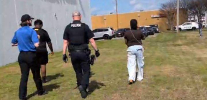 incollage 20250208 2154448927636674492436488965 2