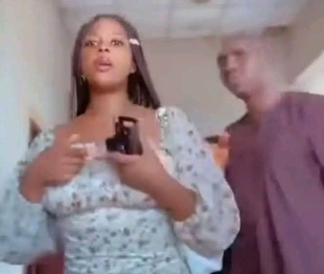 Video: 300L Student, Goddy Mbakwe Precious, Goes Viral For Biting A Unizik Lecturer, Dr Chukwudi Okoye, Hand After Interrupting Her Tiktok Video 7 incollage 20250211 2241196424661973832442526663 2