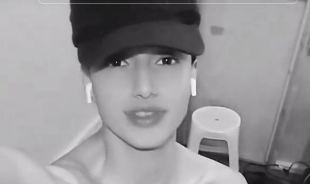 Video: Angel Kasan Mostrando Su Gran Polla En Tiktok Ahora Eliminado Filtrado Pelado 1 incollage 20250214 0654122161629125775692545316 1024x608 2