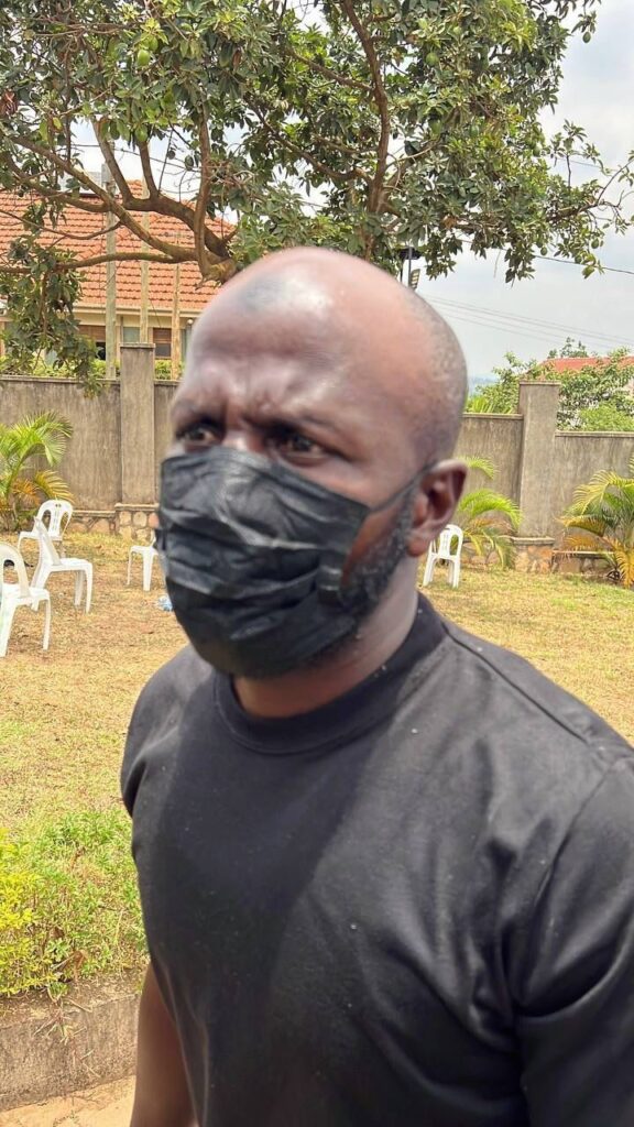 Photo: Abu Ssesanga Kisinde Seen Vote Rigging While Beating Up Journalists During Kawempe North Election 1 20250312 1243241837671513222764133 576x1024 2