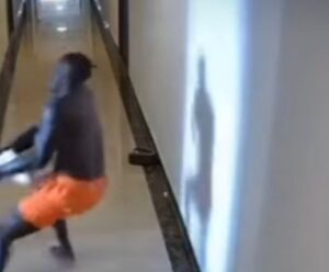 Video: Woman Tried To Stab Chicago Passport Bro, Tyrone, With A Big Knife In A Hotel Corridor In Laguna Beach, Thailand, After He Failed To Pay Her 7 incollage 20250325 12173155443363899578321139 300x248 2