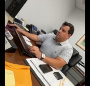 Video: Manager, Hector Custode, Of Gmc Fowler Buick, Caught Texting A 15-Year-Old Child In Mississippi 1 incollage 20250419 1447014834077647737764738222 300x287 2