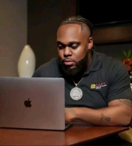 Video: Reactions As Credit Champs Owner, Todd Austin, Was Unalived By His Baby Mother While Getting A Haircut At Salon And Spa Galleria Barbershop In Cooper St 1 17522600202286176917356427477824 271x300 2