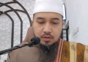 Video: Wartawan Mengesahkan Ustaz Farid Abu Auliya Adalah Penceramah Bebas Yang Merakam Hubungan Seks Dengan 4 Isterinya Dalam Viral Bocor 1 incollage 20250706 0352586164068010394243158765 300x211 2