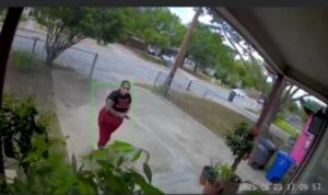 Video: De Luna Andrea Cynthia Identified As The Woman Who Pulled Up With A Gun To Neighbor'S House In San Antonio 1 incollage 20250826 1352368637891017815882025835 300x178 2