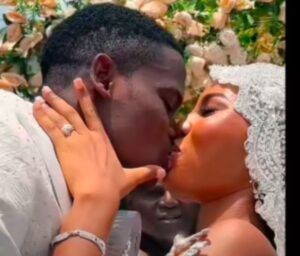 incollage 20251020 2205464021571301721365323501 300x256 2