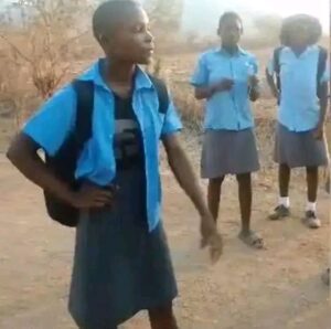 Video: Bully Girl Seen Fighting Lucia Gorimbo From Chiswiti Secondary School In Mashonaland 2 1762177930288148339542989261291 300x298 2